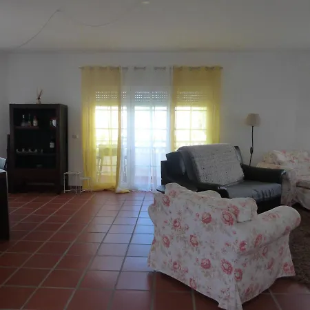 Catia's Surf, Golf, Beach & Pool House * Amoreira (Leiria)