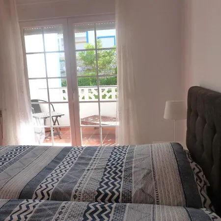 Catia's Surf, Golf, Beach & Pool House Amoreira (Leiria)