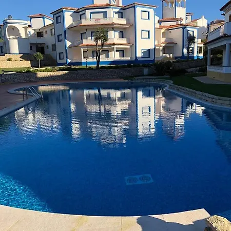 Catia's Surf, Golf, Beach & Pool House Amoreira (Leiria)
